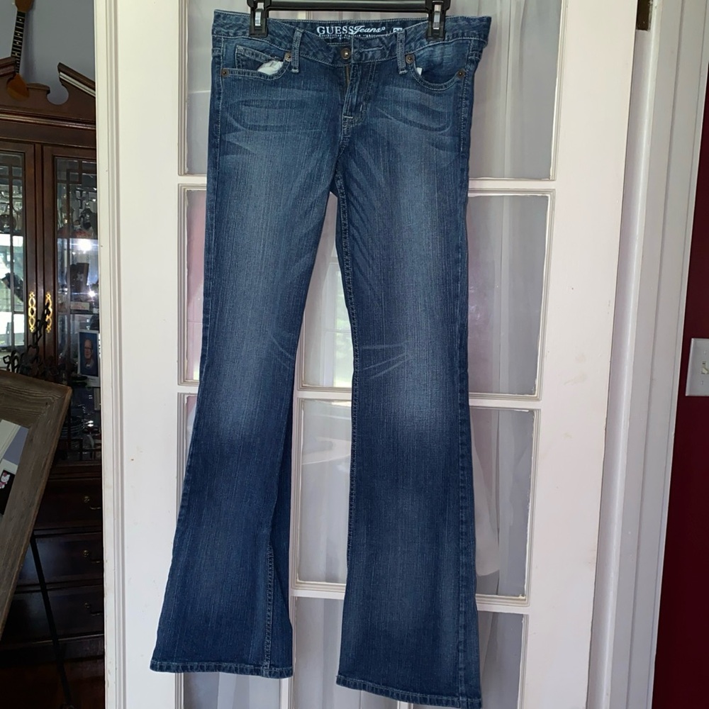 V! GUESS low waist jeans size 29 in good condition